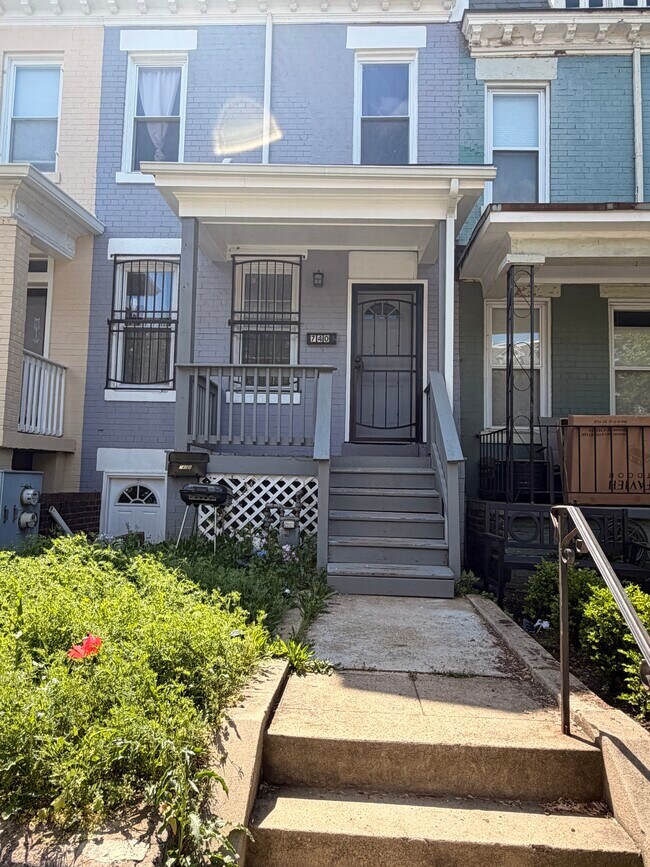 property at 740 Hobart Pl NW