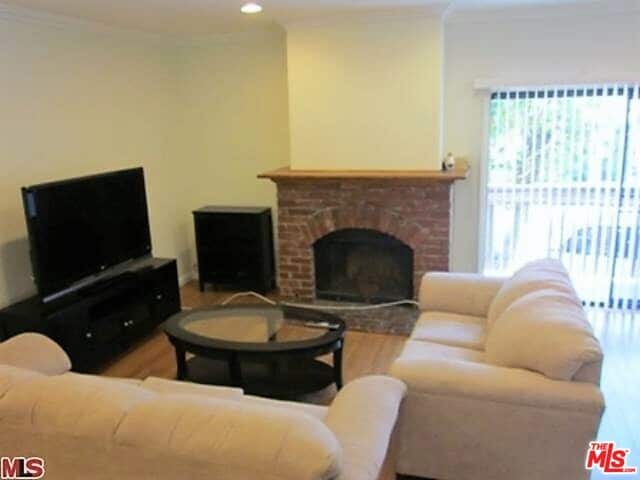 1702 Brockton Ave in Los Angeles, CA - Building Photo - Building Photo