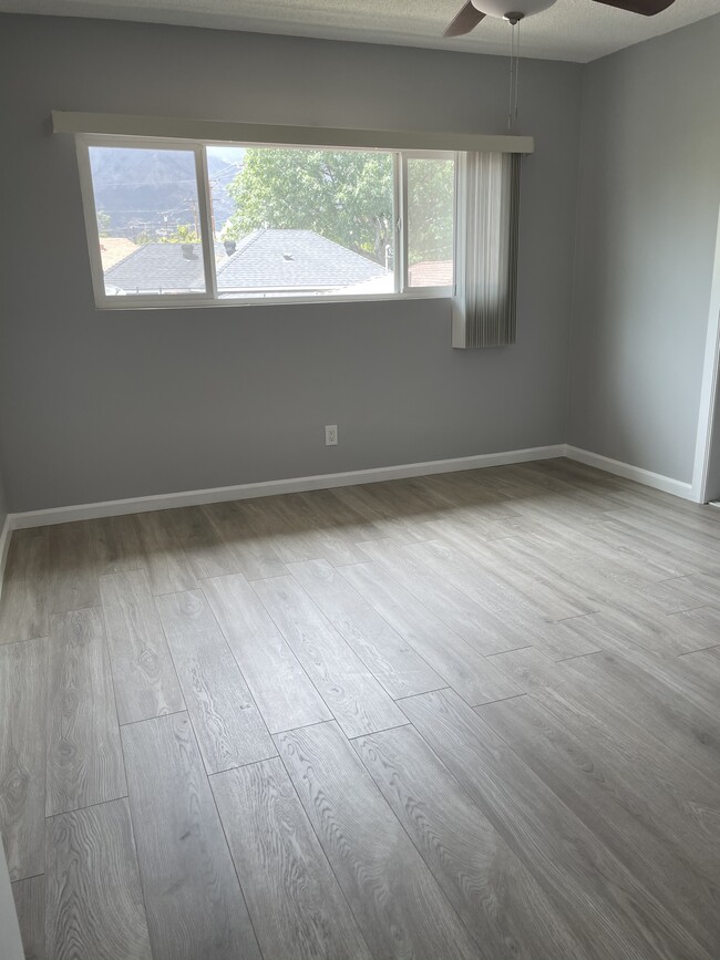 709 S Primrose Ave, Unit Apartment C in Monrovia, CA - Foto de edificio - Building Photo