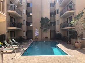 The Chateau in Los Angeles, CA - Foto de edificio - Building Photo