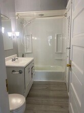 82 Walton St, Unit 2 in Fitchburg, MA - Foto de edificio - Building Photo