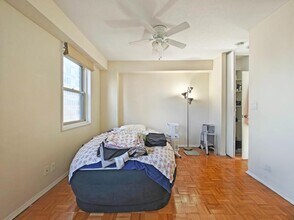 400 E 54th St in New York, NY - Building Photo - Building Photo