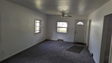 2262 S Hamilton St in Saginaw, MI - Building Photo - Building Photo