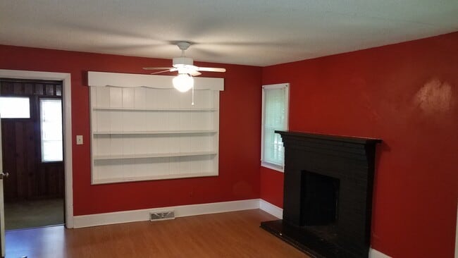 1561 Lovett St, Unit A in Greensboro, NC - Building Photo - Building Photo