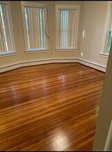 350 Center St in Manchester, CT - Building Photo - Building Photo