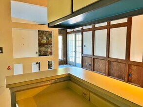 9000 Bissonnet St in Houston, TX - Building Photo - Building Photo