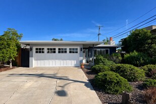147 W Avenida Alessandro in San Clemente, CA - Building Photo
