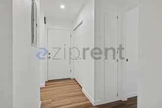 2742 SE 138th Ave in Portland, OR - Building Photo - Building Photo