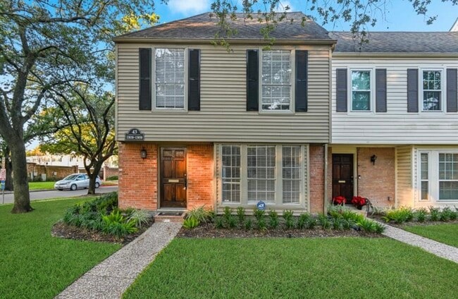 13050 Trail Hollow Dr