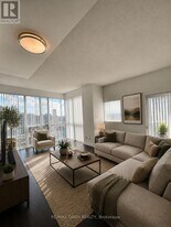 5162 Yonge St in Toronto, ON - Building Photo