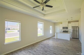 5601 Sandpiper Ave, Unit 2 in McAllen, TX - Foto de edificio - Building Photo