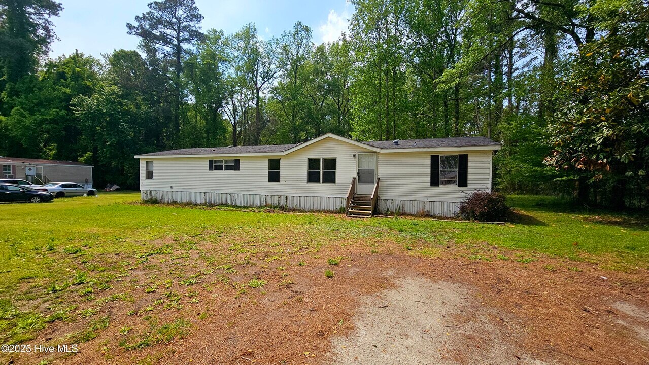 110 Bratton Dr in Jacksonville, NC - Building Photo