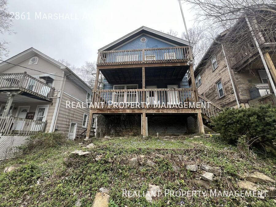 2861 Marshall Ave in Cincinnati, OH - Building Photo