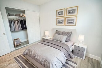 The Flats on 52nd in Tampa, FL - Building Photo - Building Photo