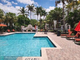 5760 Rock Island Rd in Tamarac, FL - Building Photo