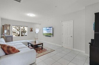 9203 Bella Terraza Way in Temple Terrace, FL - Building Photo - Building Photo