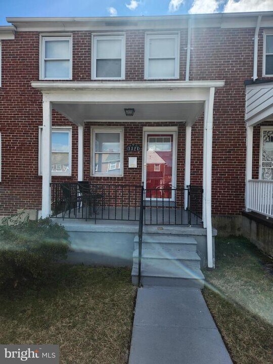 1321 Pentridge Rd in Baltimore, MD - Building Photo