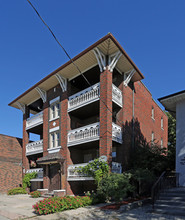 917 Main St E in Hamilton, ON - Building Photo - Building Photo