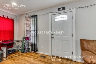1704 Lake Ave in Tuscaloosa, AL - Foto de edificio - Building Photo