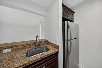 913 Meadows Cir in Boynton Beach, FL - Building Photo - Building Photo