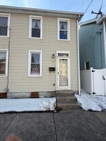 745 Fairground Ave in Chambersburg, PA - Building Photo