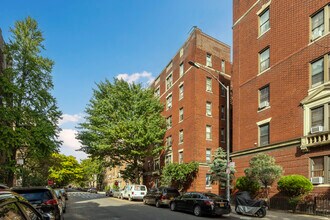 1900 Albemarle Rd in Brooklyn, NY - Building Photo - Building Photo