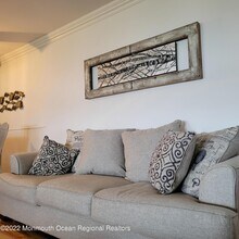 107 Wharfside Dr-Unit -WINTER in Monmouth Beach, NJ - Building Photo - Building Photo