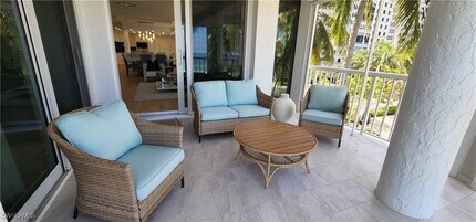 20 Seagate Dr in Naples, FL - Building Photo - Building Photo