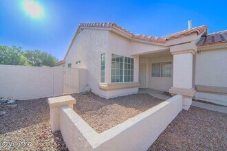 2091 N Bitter Cherry Dr in Tucson, AZ - Foto de edificio - Building Photo