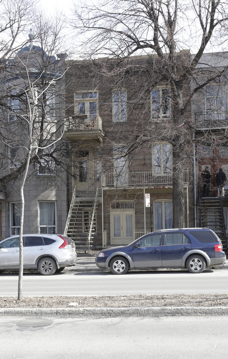 260-264 Saint-Joseph O in Montréal, QC - Building Photo