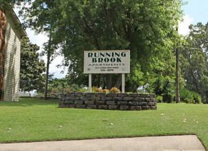 Running Brook Apartments in Tuscaloosa, AL - Building Photo - Building Photo