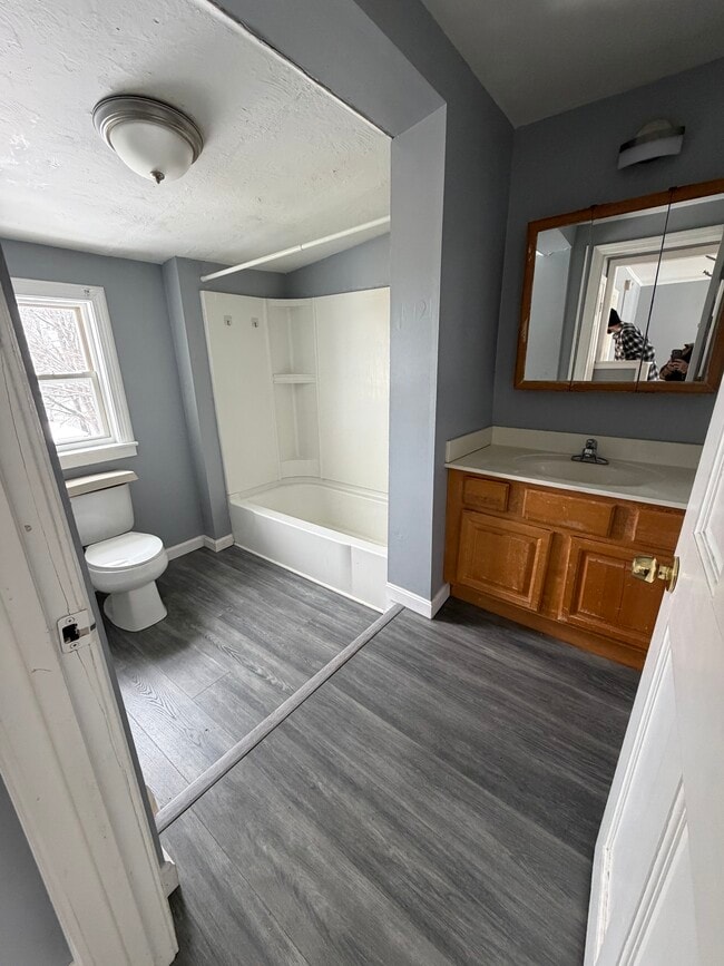 452 Manchester St, Unit 2 in Manchester, NH - Building Photo - Building Photo