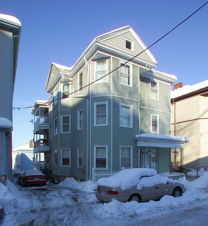 62 School St in Fall River, MA - Foto de edificio