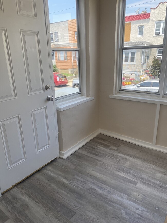 6954 Clinton Rd in Upper Darby, PA - Building Photo - Building Photo
