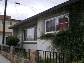 25223 Western Ave in Lomita, CA - Foto de edificio - Building Photo