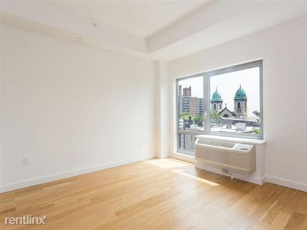223 Sullivan St in New York, NY - Building Photo - Building Photo