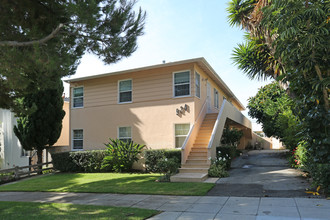 924 17th St in Santa Monica, CA - Building Photo - Primary Photo