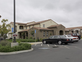 Vineyard Family Apartments in Olivehurst, CA - Building Photo - Building Photo