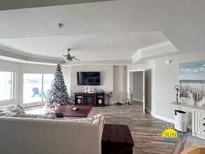 124 Miracle Strip Pkwy SE in Fort Walton Beach, FL - Foto de edificio - Building Photo