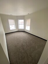 5647 W Madison St in Chicago, IL - Building Photo - Building Photo