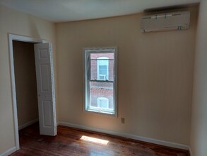 76-76 New Park Ave, Unit 3B in Hartford, CT - Building Photo - Building Photo