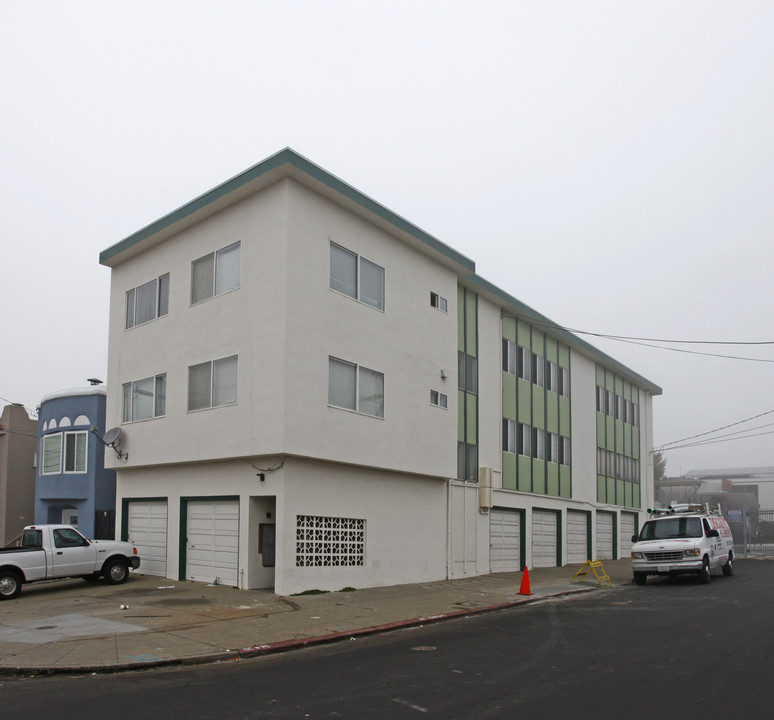 2 W Cavour in Daly City, CA - Foto de edificio