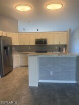 1917 NW 12th Ave in Cape Coral, FL - Building Photo