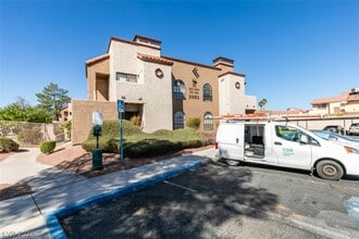 2963 Juniper Hills Blvd in Las Vegas, NV - Building Photo - Building Photo