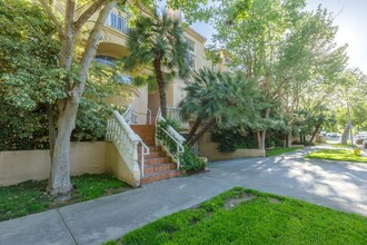 11112 La Maida St in Los Angeles, CA - Building Photo - Building Photo