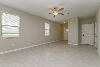 2145 Azure Vw Wy in Lutz, FL - Building Photo - Building Photo