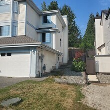 2911 Cliffrose Cres in Coquitlam, BC - Building Photo - Building Photo