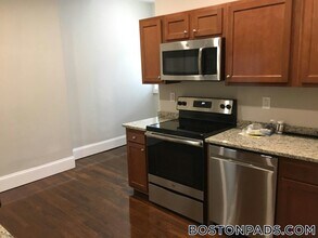 26 John F. Kennedy St in Cambridge, MA - Building Photo - Building Photo