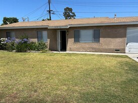 8739 1/2 Rose St in Bellflower, CA - Building Photo