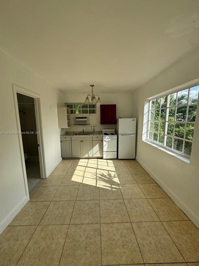 604 SW 2nd Ave in Dania Beach, FL - Foto de edificio - Building Photo